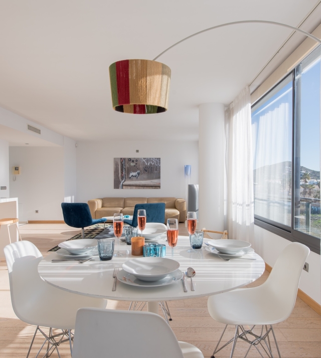 Resa Estates Ibiza for sale te koop apartment views Botafoch Talamanca dining kiving.jpg